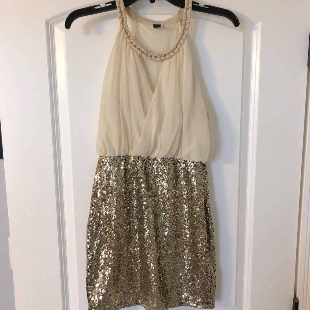 Windsor dress. Short, fancy dress. White and gold